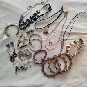 Elegant And Casual Women's Jewelry Bundle